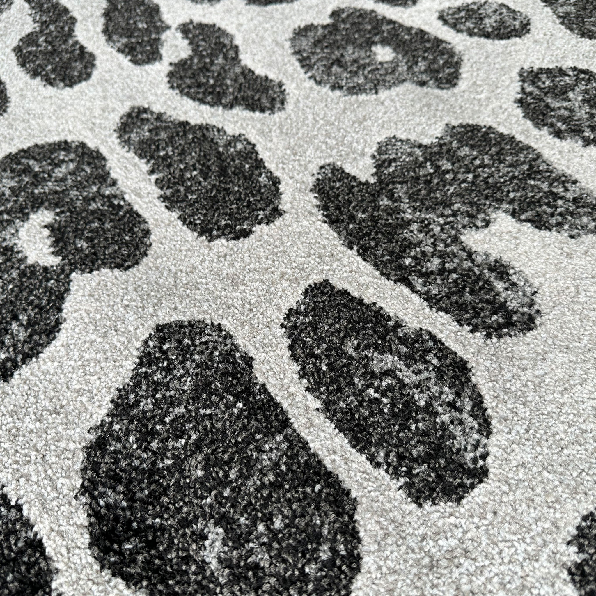 Signature Rugs Asana Leopard Rug - 200 x 300 cm, Black/White