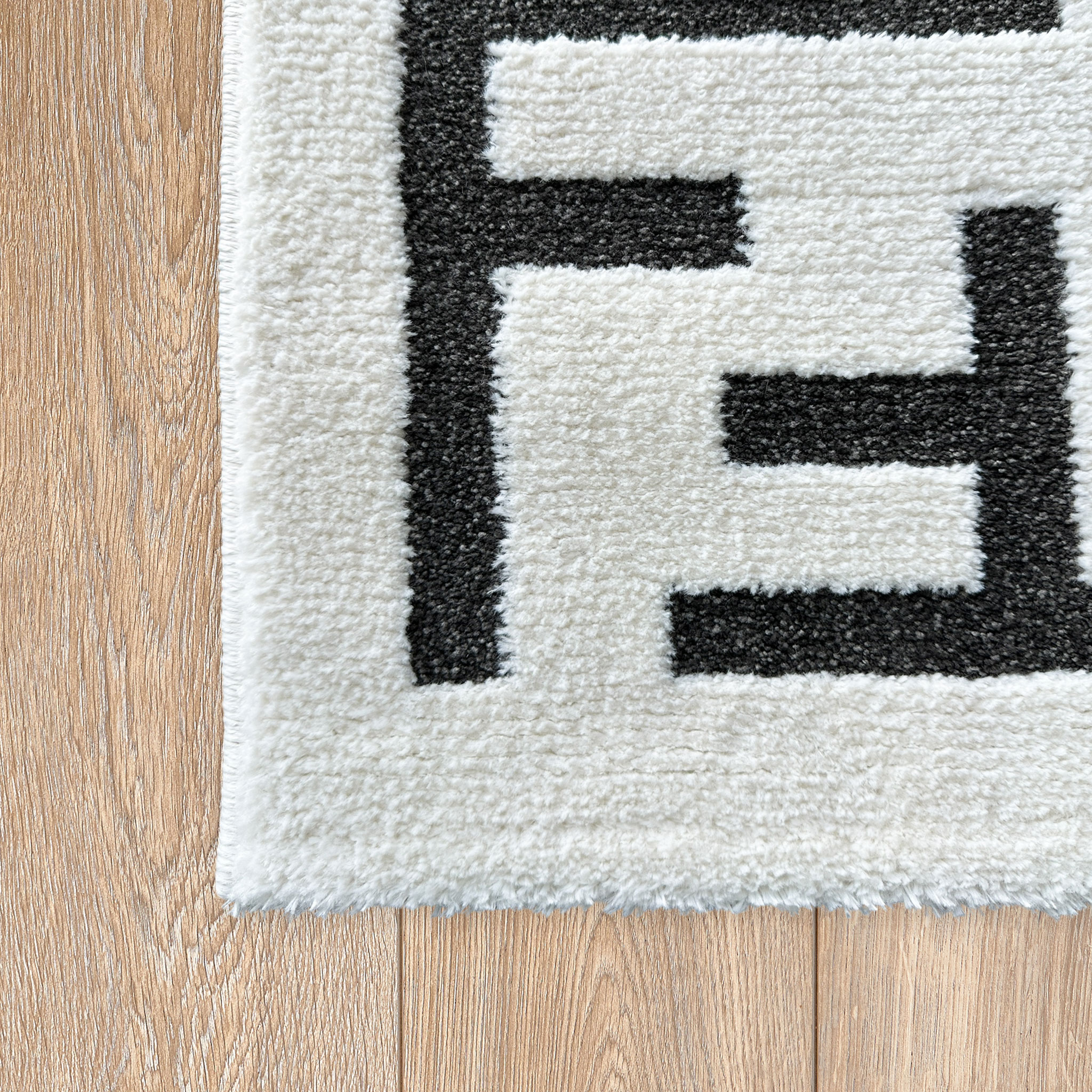 Signature Rugs Hudson Luxe Monochrome Rug - 160 x 230 cm, Black/White
