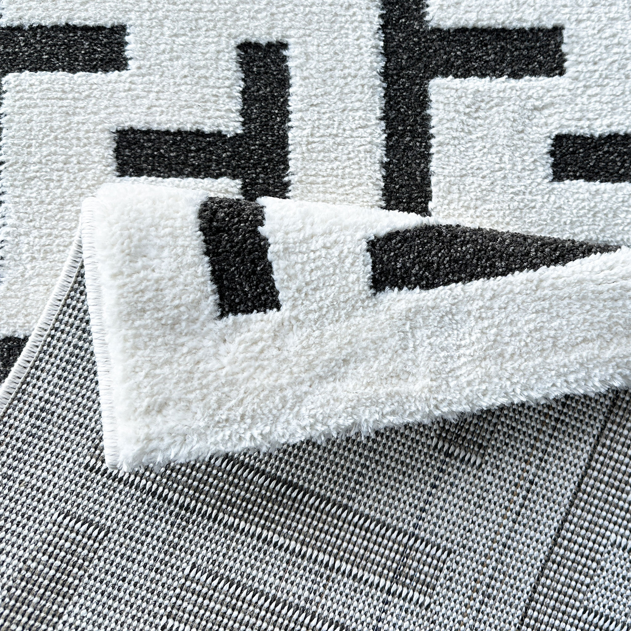 Signature Rugs Hudson Luxe Monochrome Rug -  200 x 290 cm, Black/White