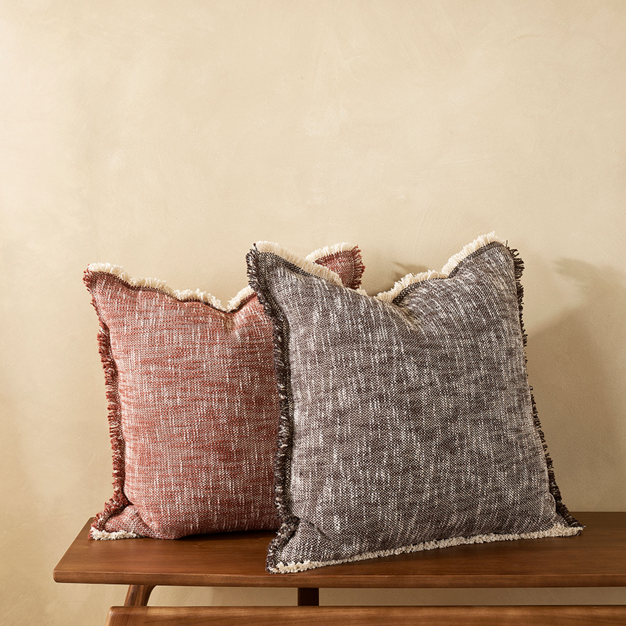 Ollo Arezzo Poly Inner Cushion, Cocoa