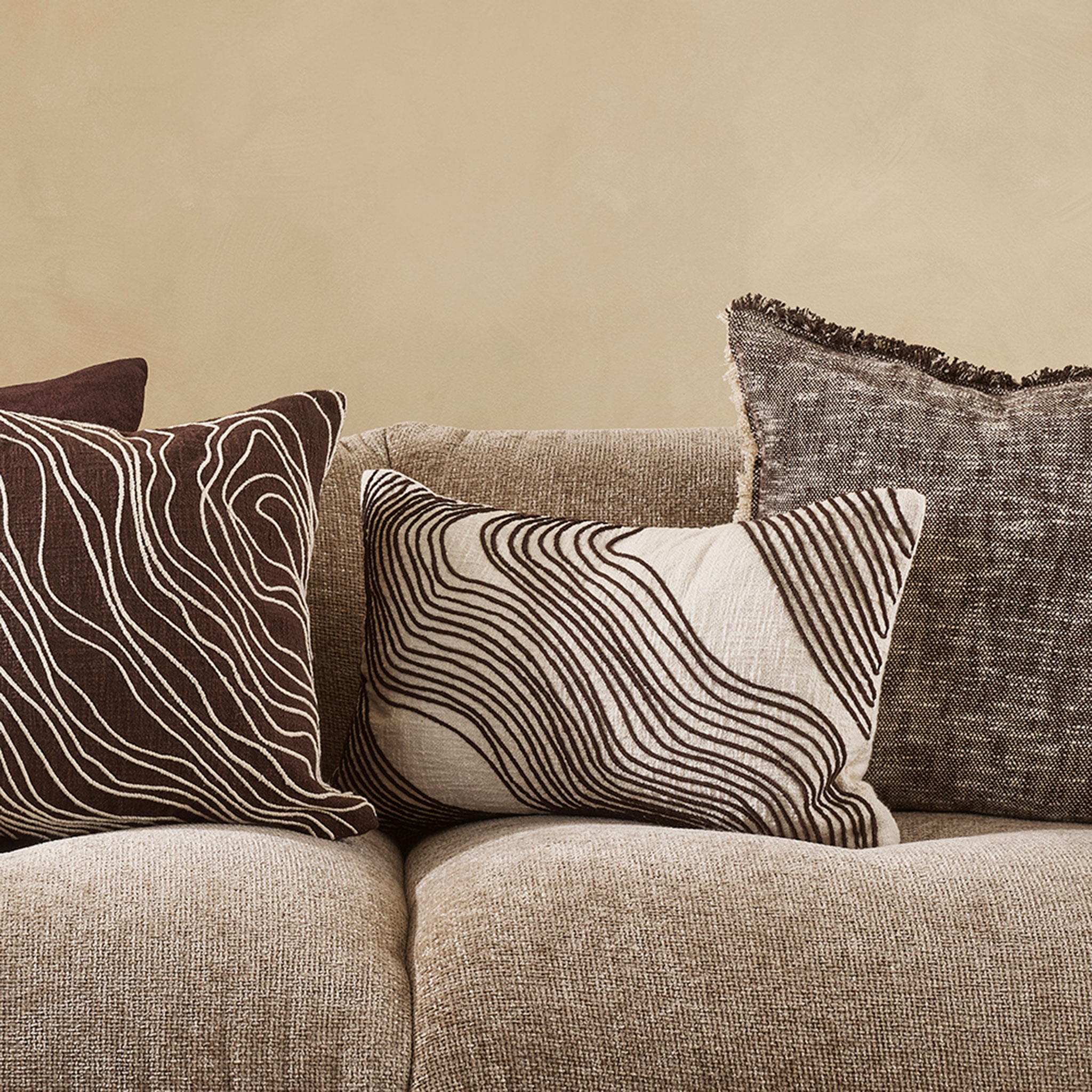 Ollo Evie Poly Inner Cushion, Ivory/Chocolate