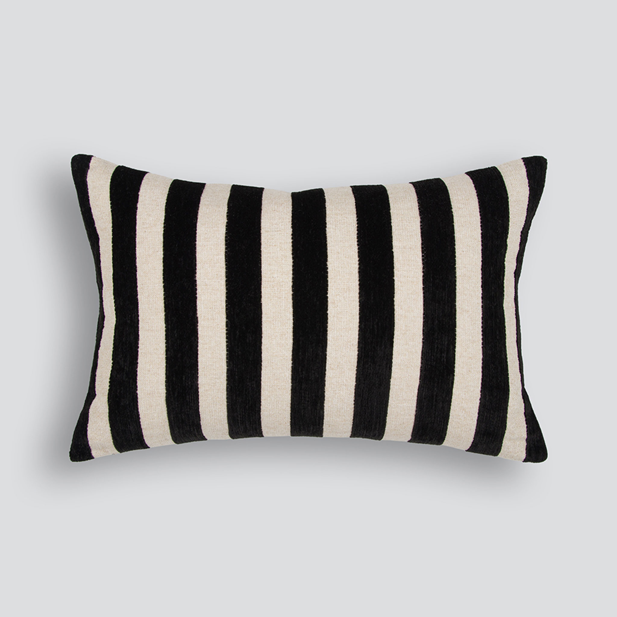 Ollo Windsor Poly Inner Cushion 40 x 60 cm, Black