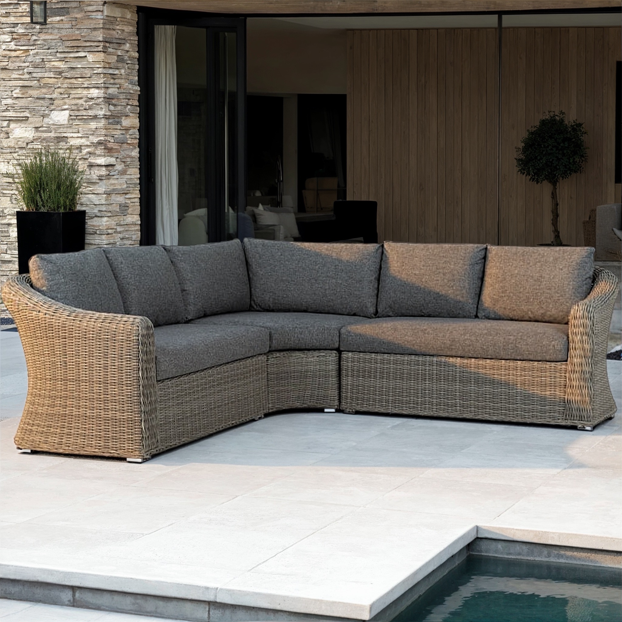 Martinique Outdoor Corner Suite