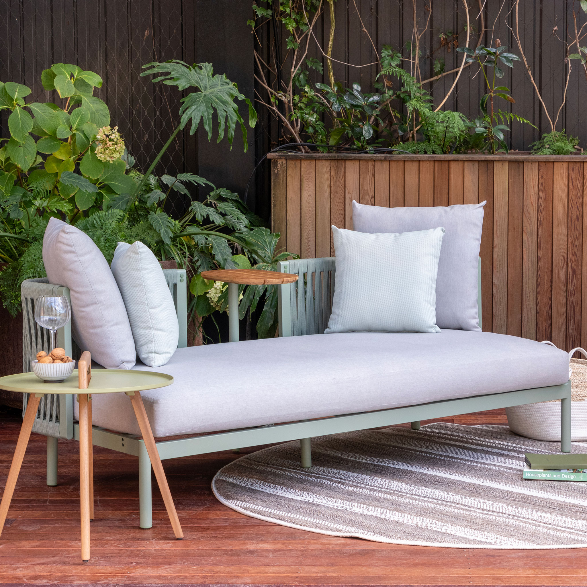 Mica Outdoor Daybed, Green