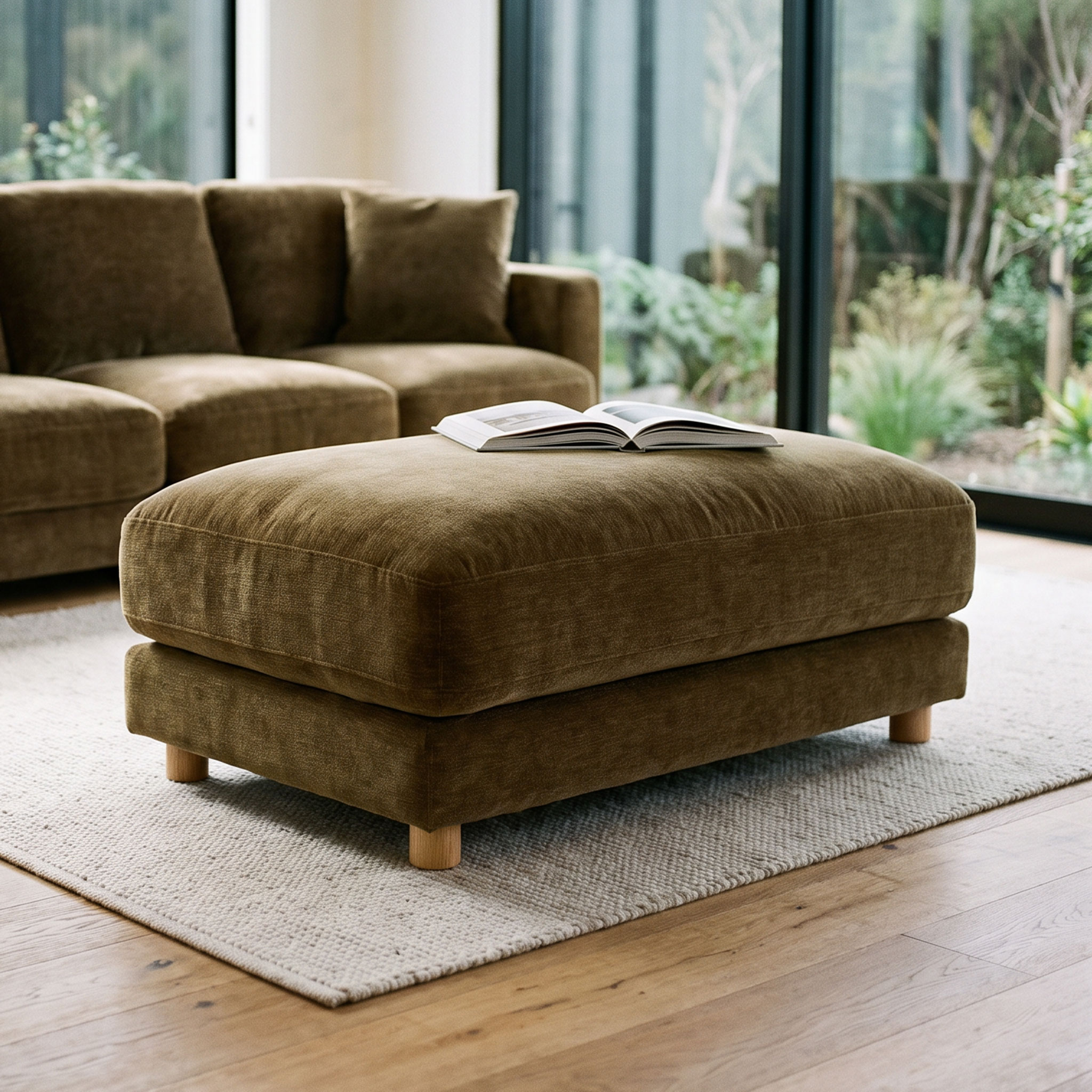 Ella Ottoman, Olive