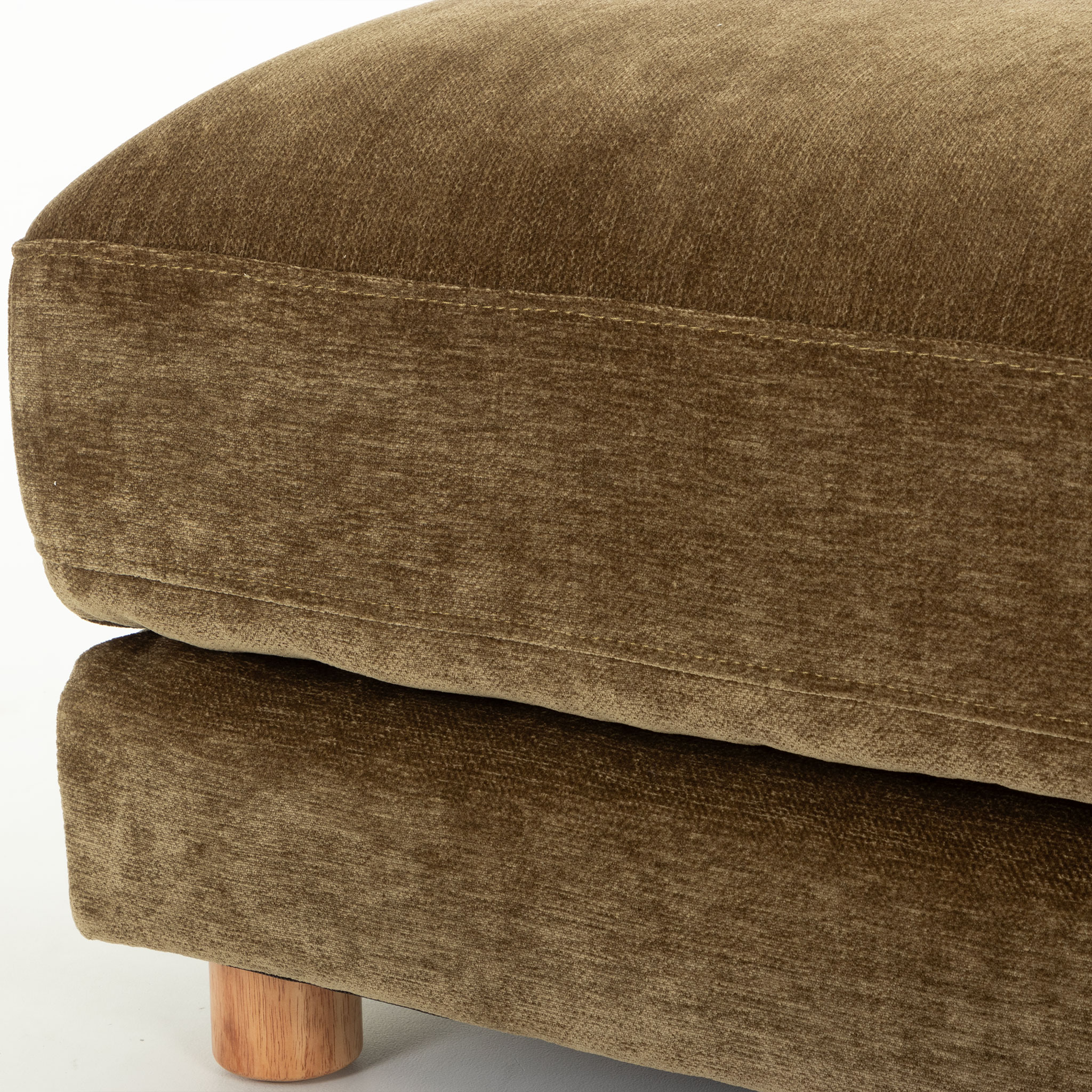 Ella Ottoman, Olive