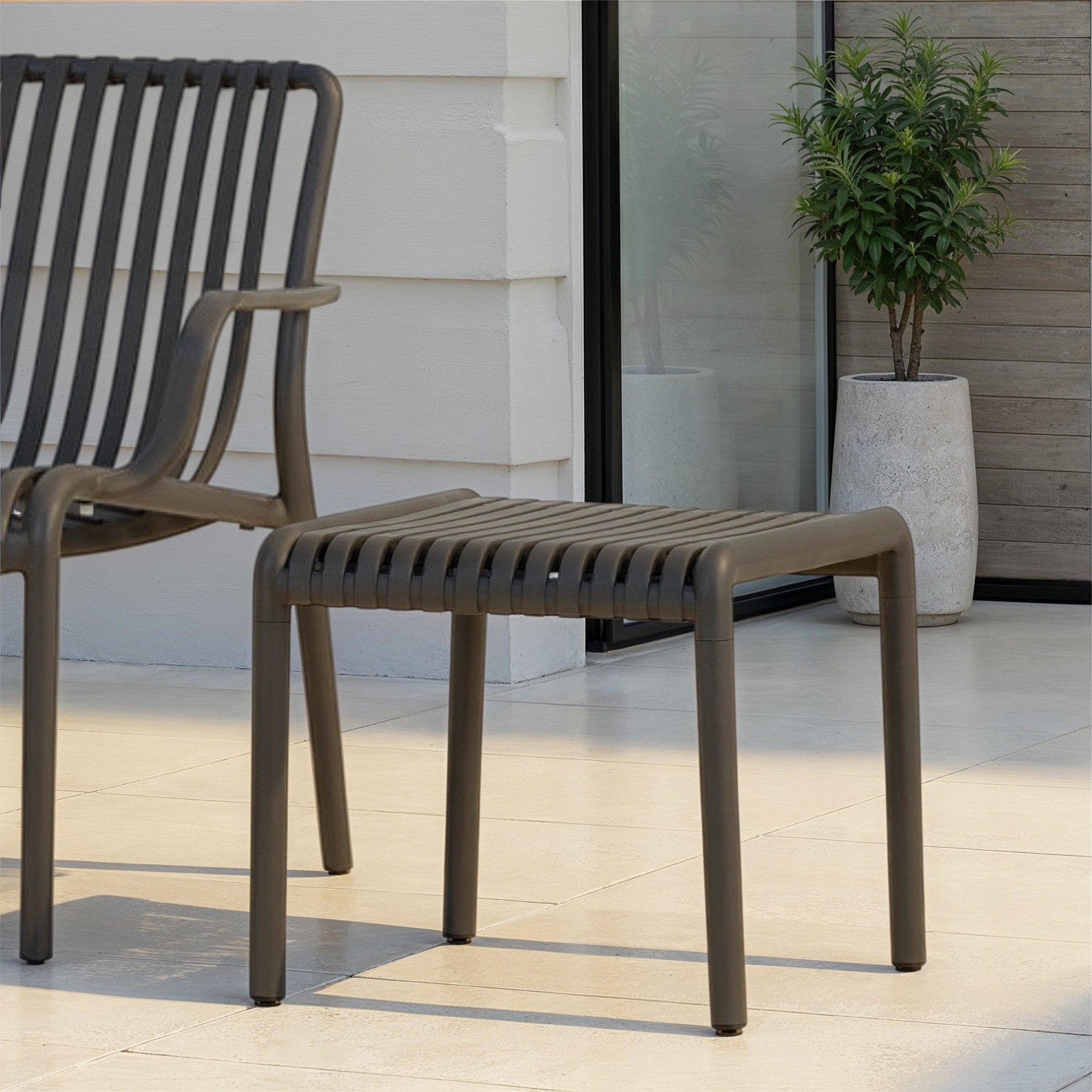 Horizon Outdoor Side Table, Gunmetal