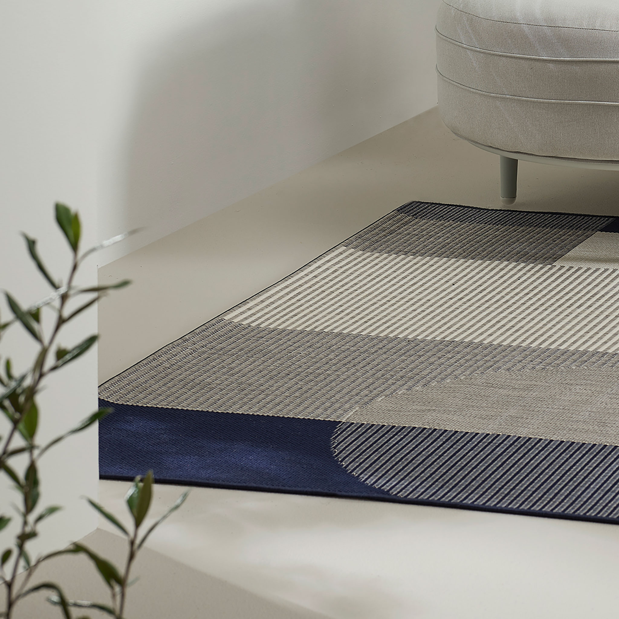 Ollo Neo Navy Rug - 160 x 230 cm, Navy