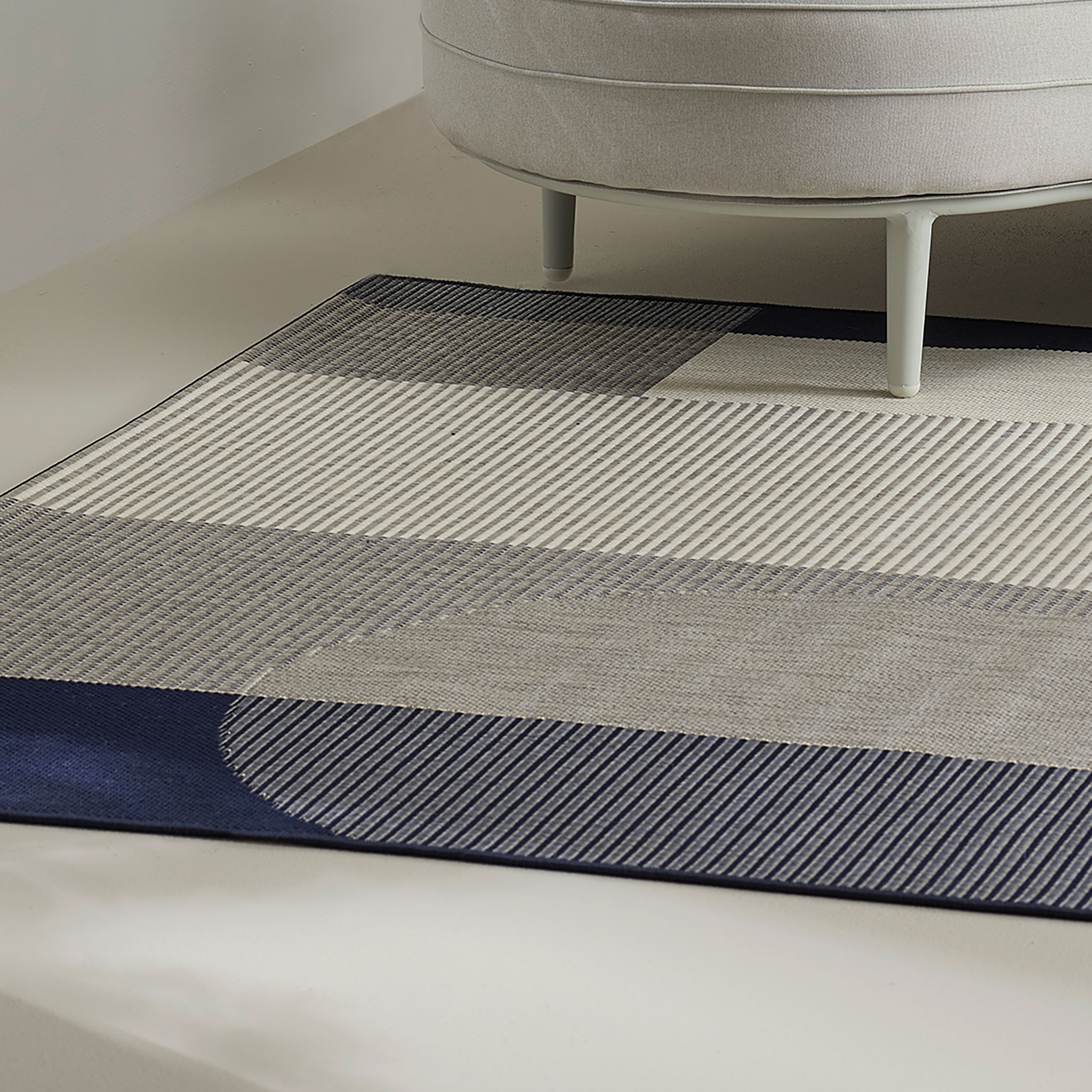 Ollo Neo Navy Rug - 160 x 230 cm, Navy