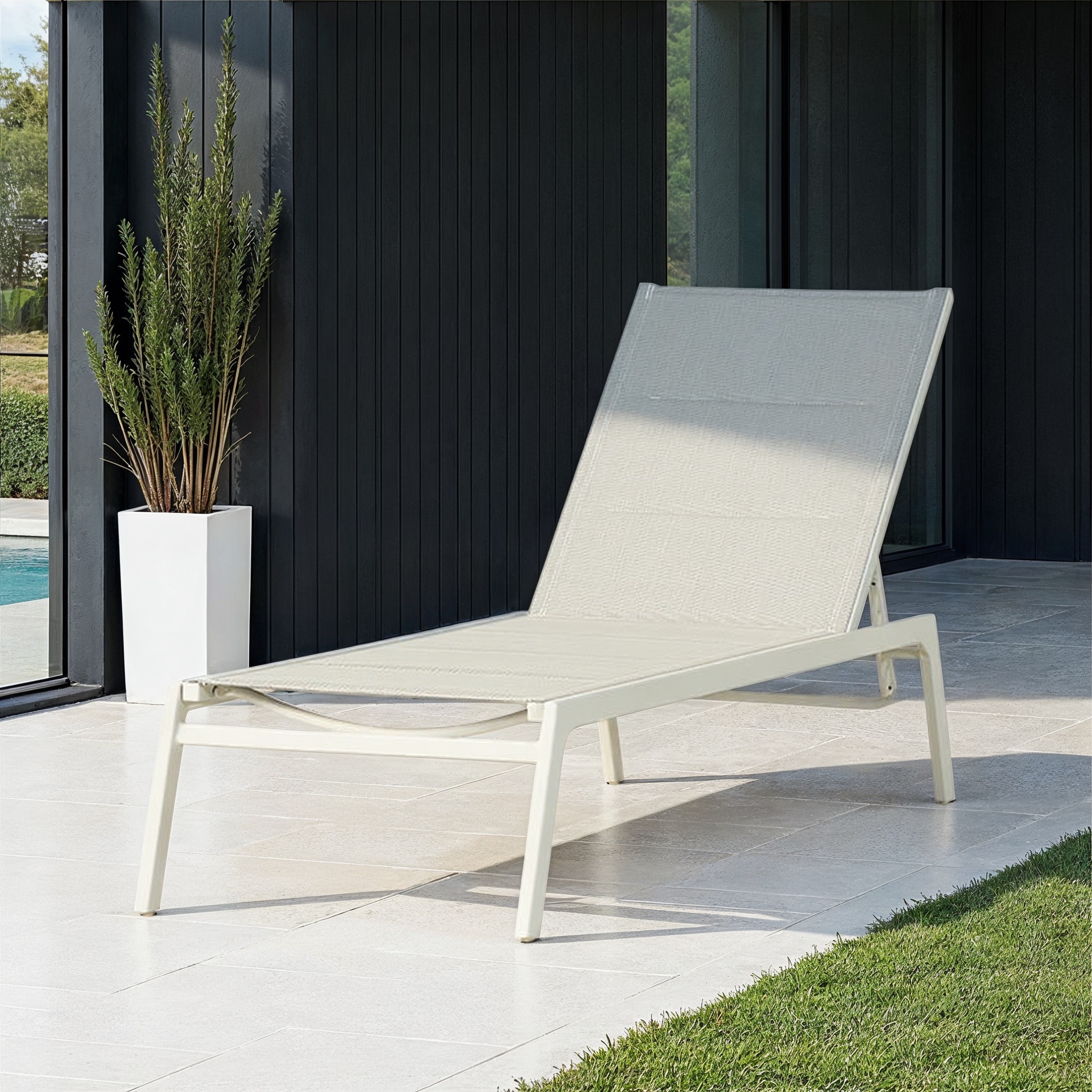 Antoni Outdoor Sun Lounger, White