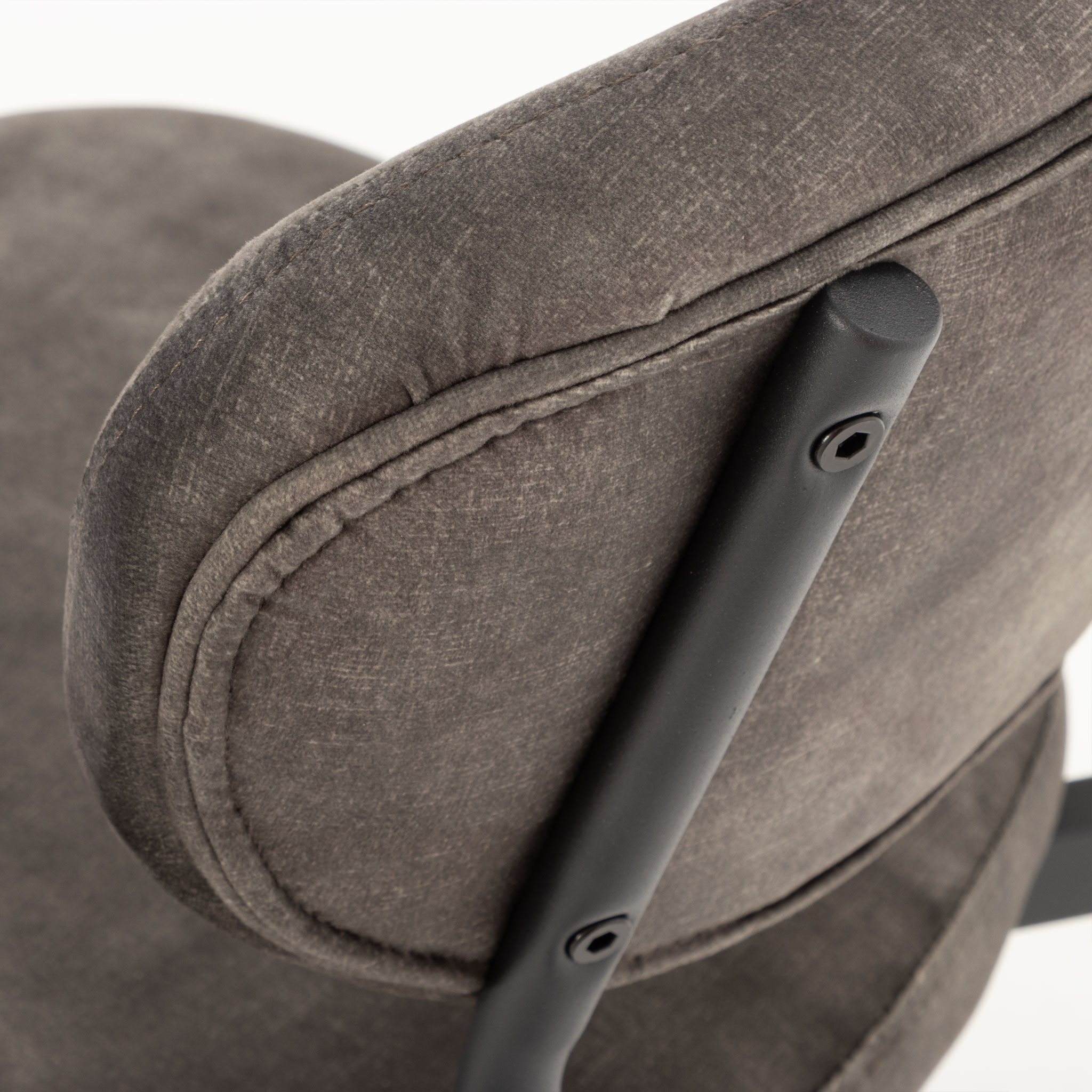 Isha Barstool, Licorice