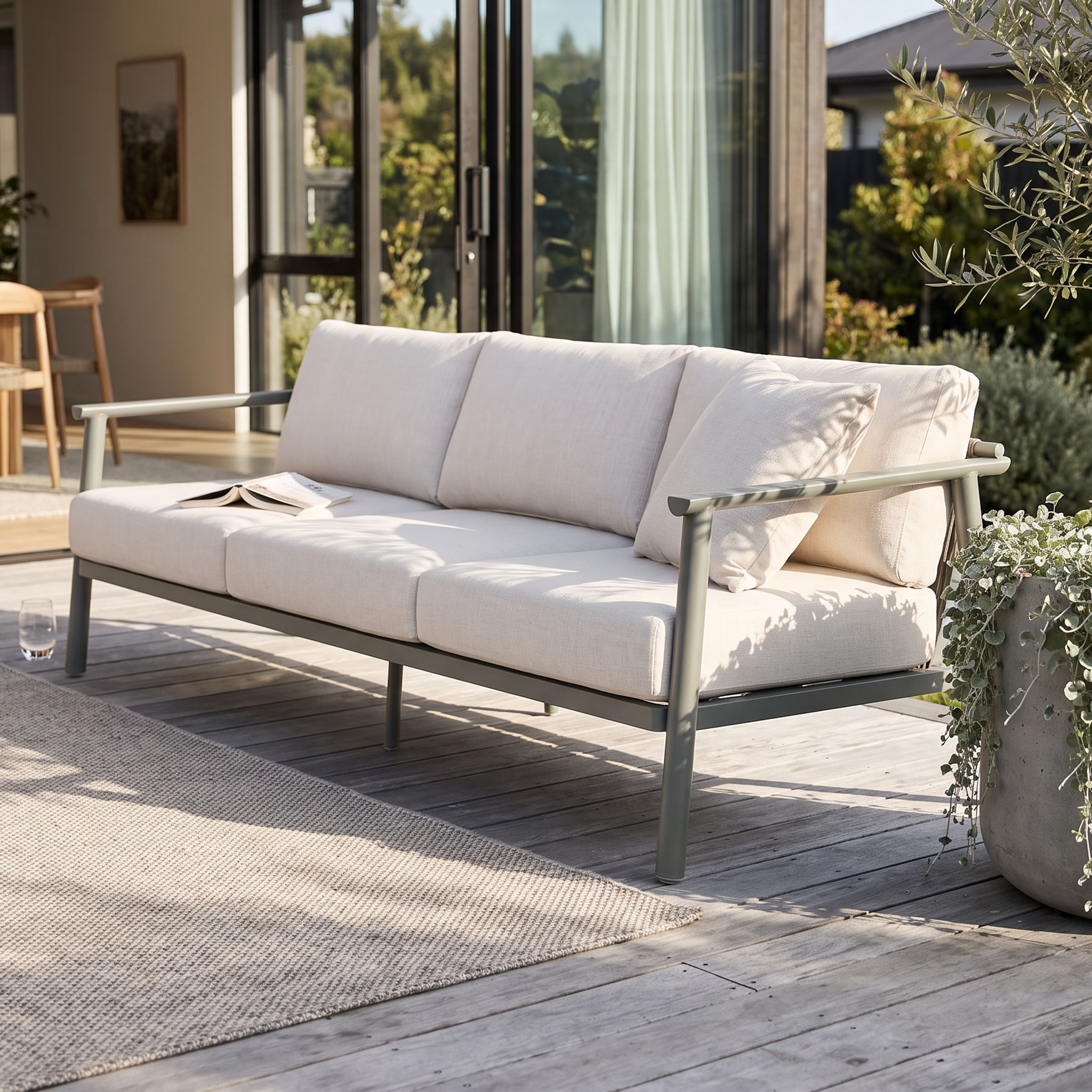 Como Outdoor 3 Seater, Green