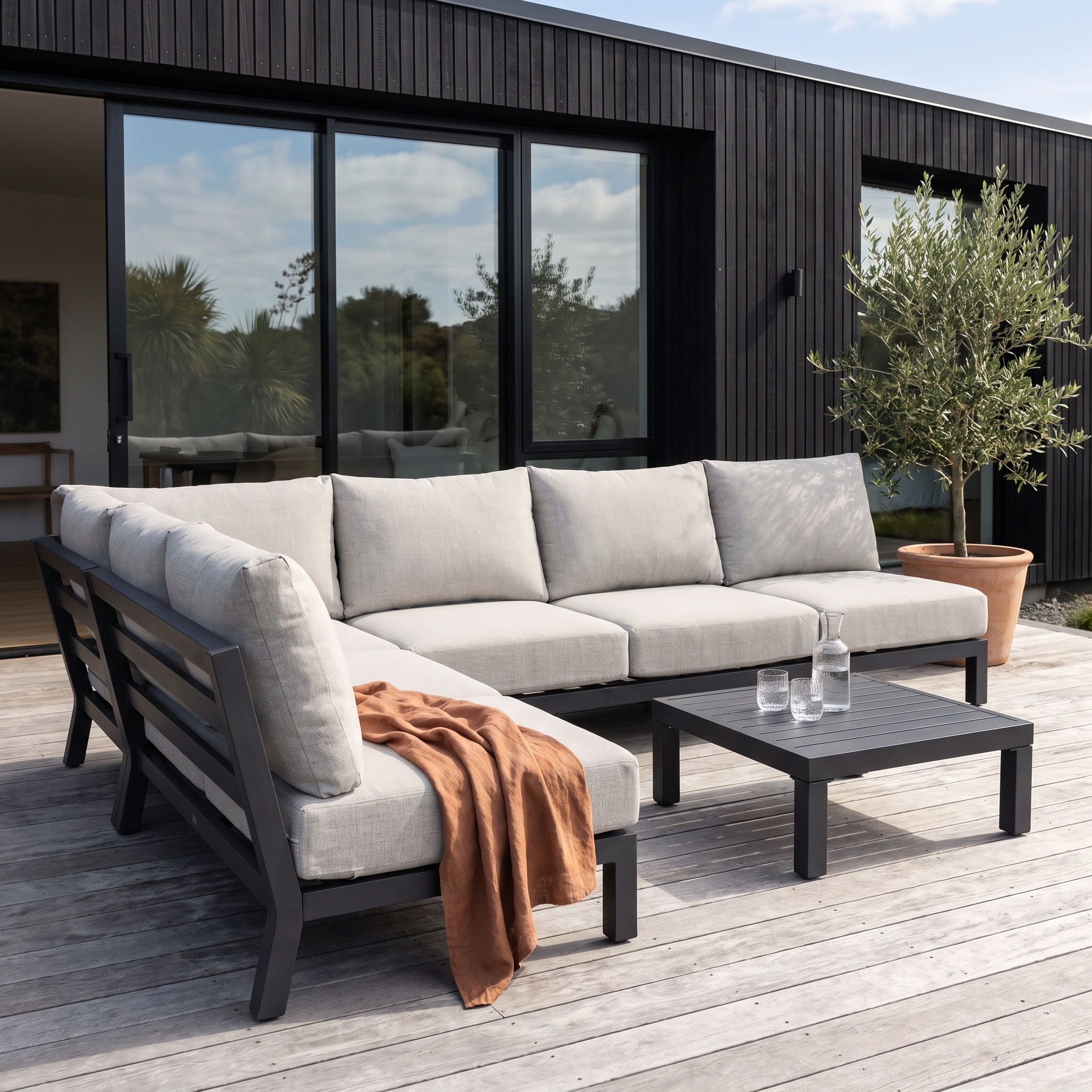 Catalina 4 Piece Outdoor Corner Lounge Set With Coffee Table - W77, Gunmetal