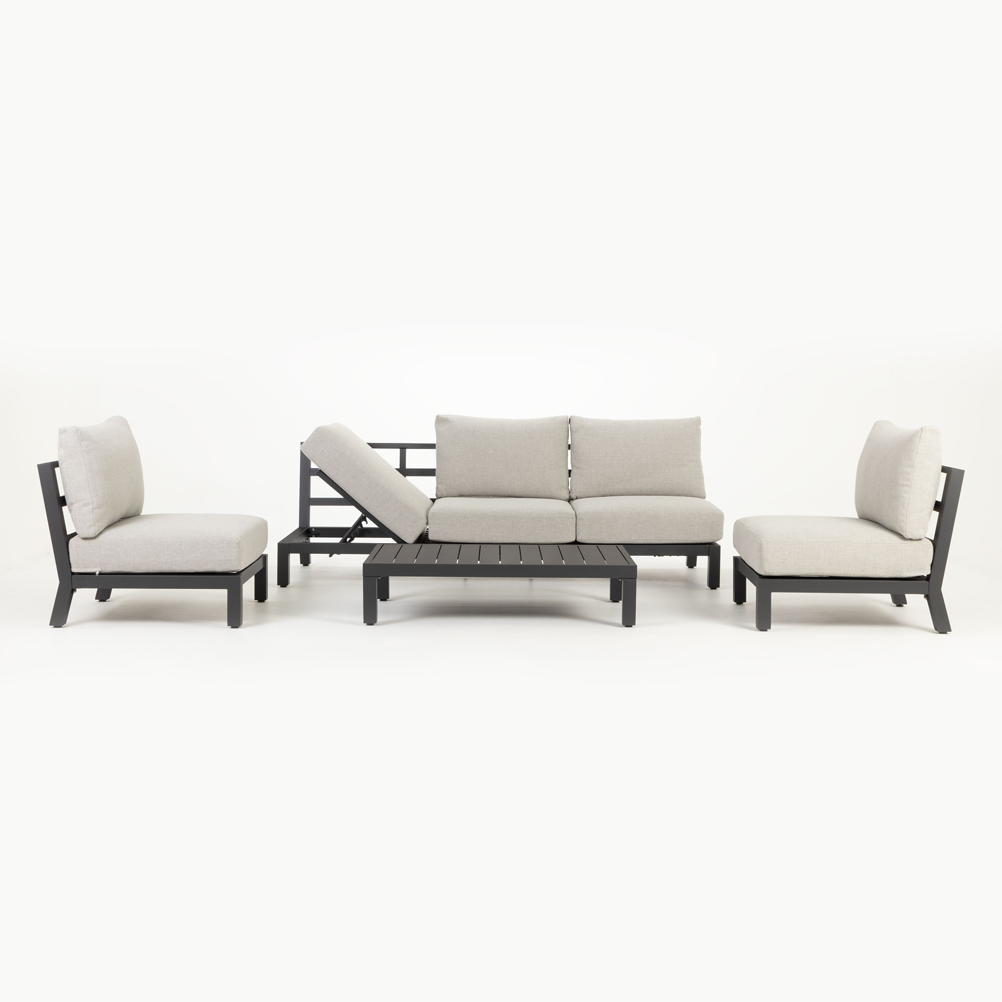 Catalina 4 Piece Outdoor Lounge Set With Sunlounger, Gunmetal