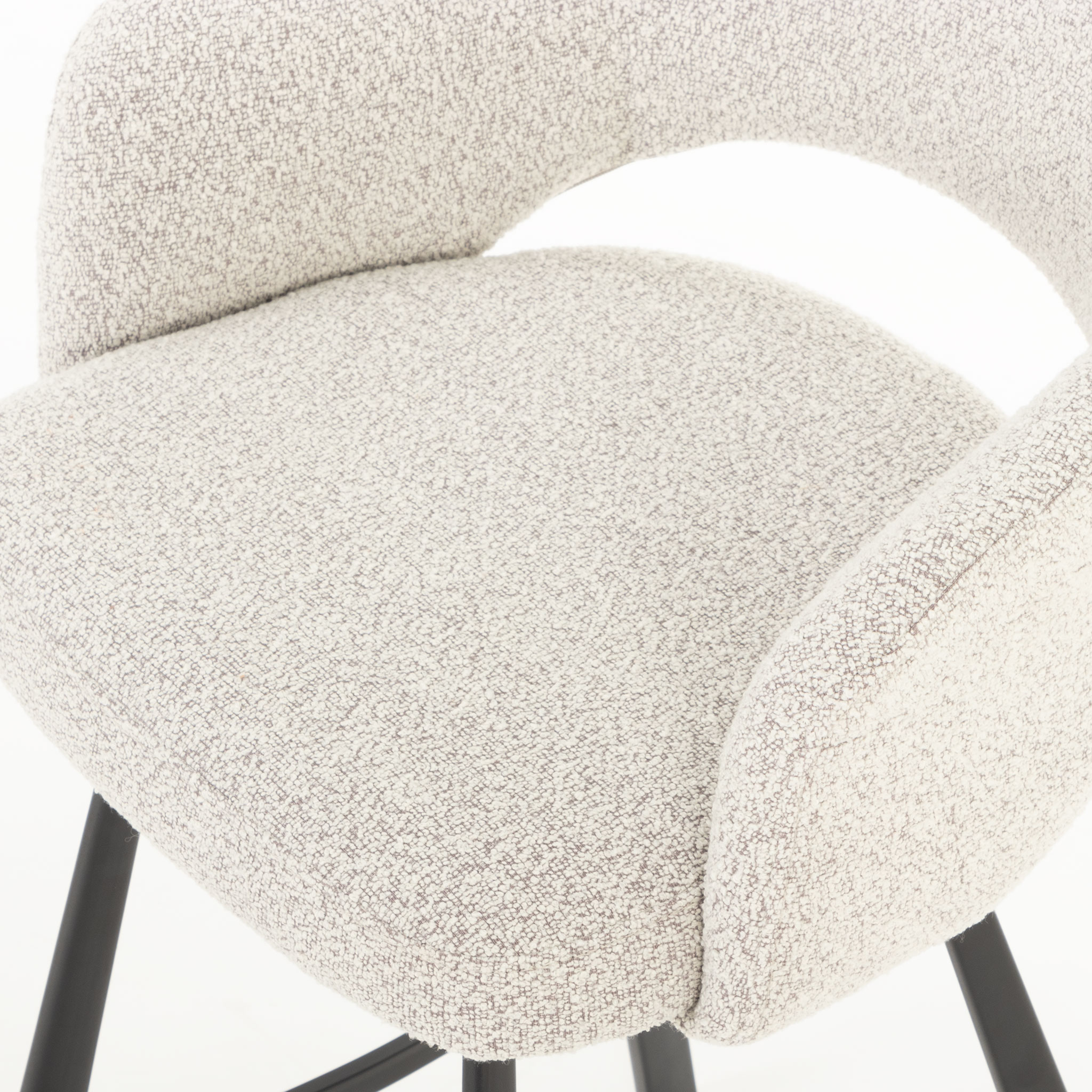 Ellie Barstool, Grey