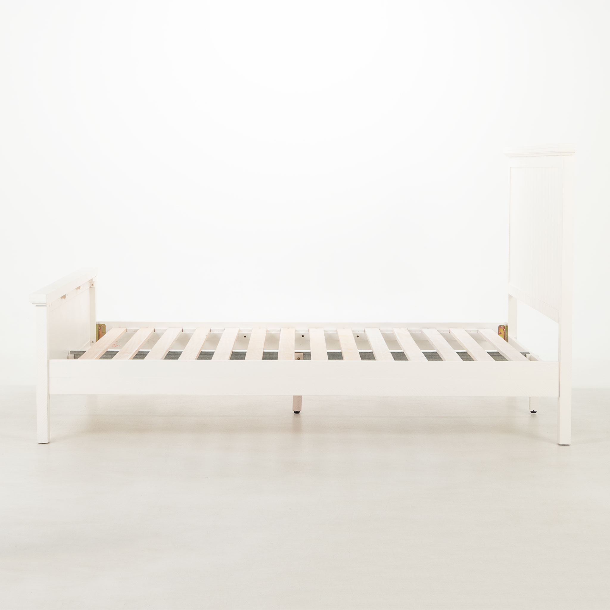 Melve King Bed Frame, White