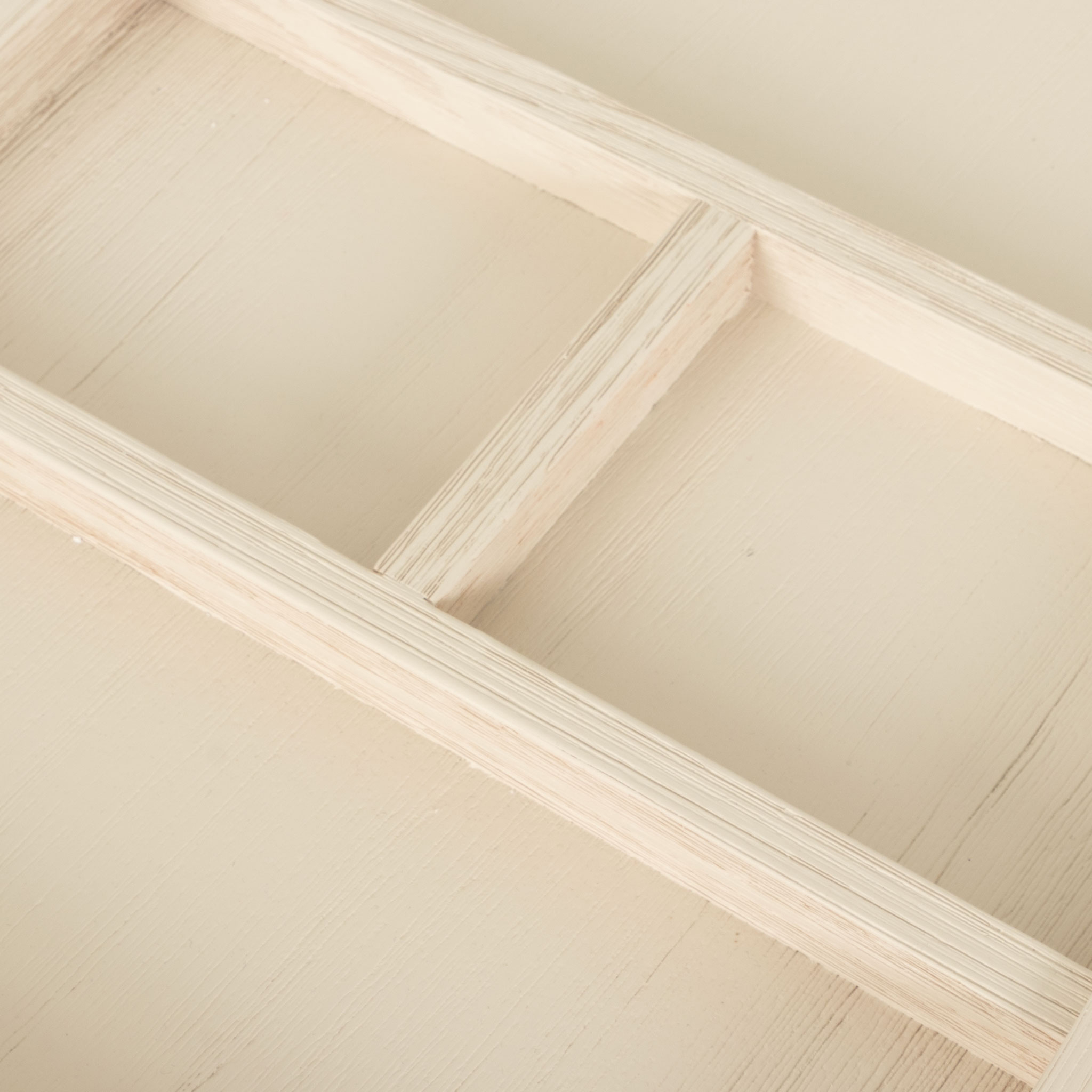 Urban C Tray Table, White