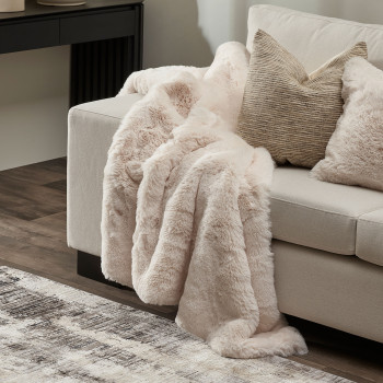 Ollo Pelage Throw, Ivory