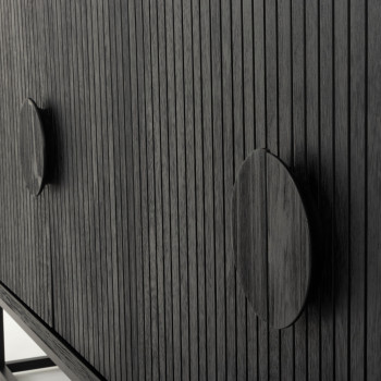 Anya Buffet, Black